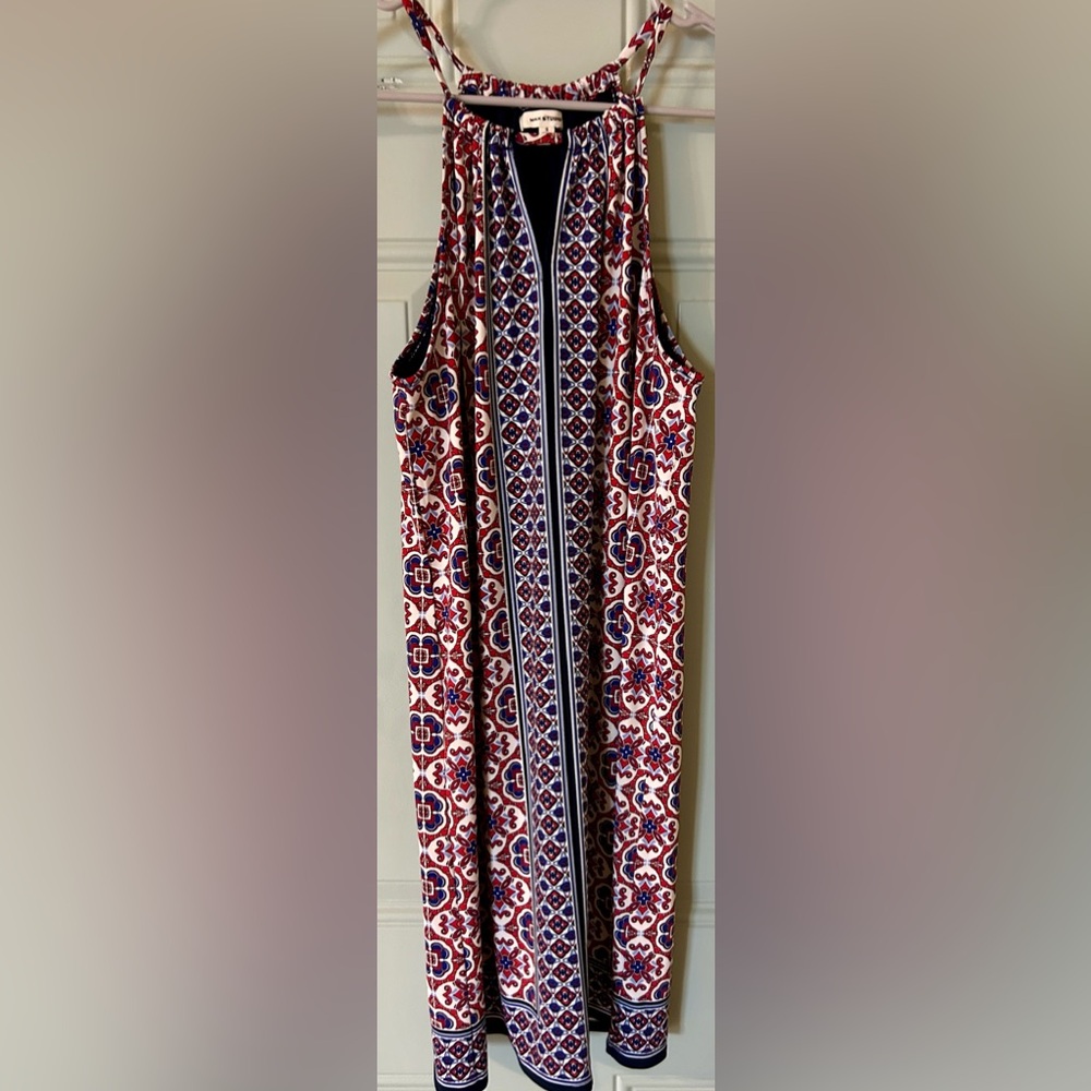 Max Studio- Colorful Sleeveless shift dress, adjustable collar.